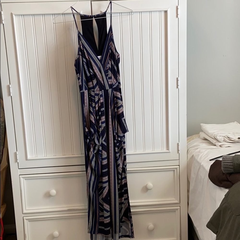 Pretty, light weight Dress. For the beach, dinner, hey even a wedding!